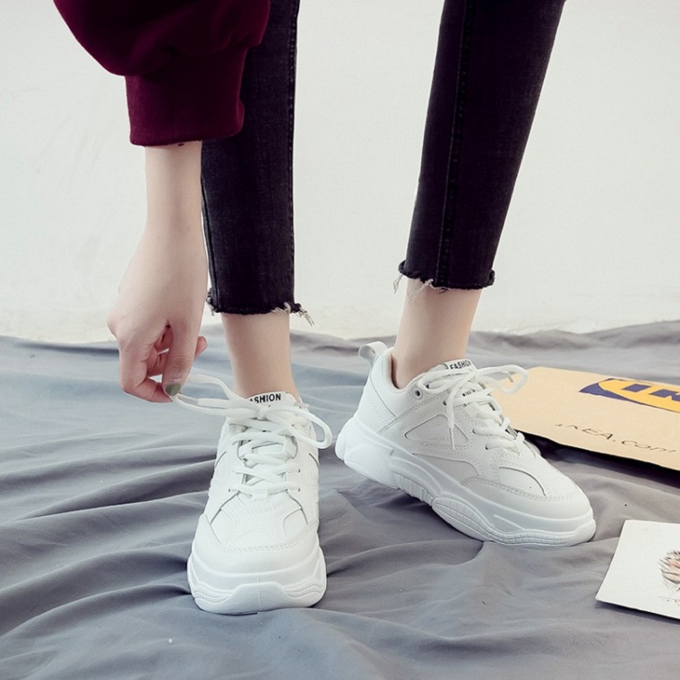 Giày Sneaker Nữ Màu Trắng Đế Độn,Mang Phong Cách Năng Động Trẻ Trung Showgo 803