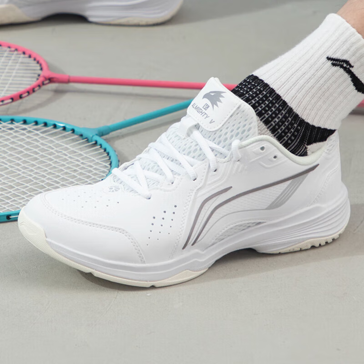 Giày cầu lông Lining AYTU001 mẫu mới có 4 màu dành cho nam và nữ bảo hành 12 tháng nhẹ êm chân thoáng khí bám sân tốt