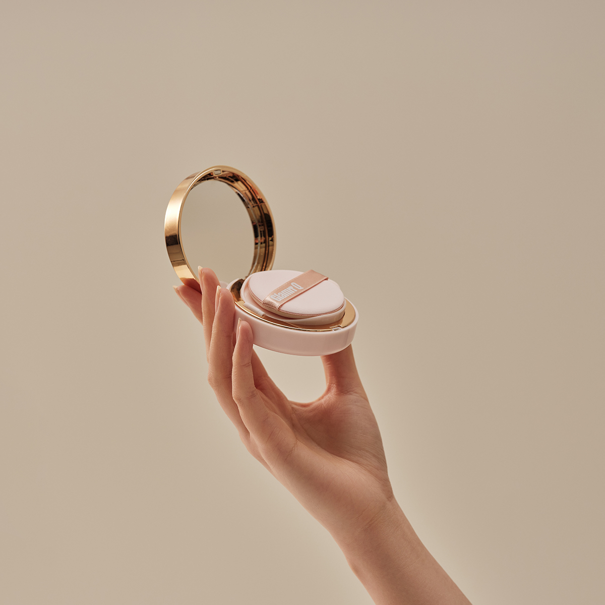 Phấn nước trang điểm dưỡng da GLAMRR Q LONG WEAR DD CUSHION by Gilaa
