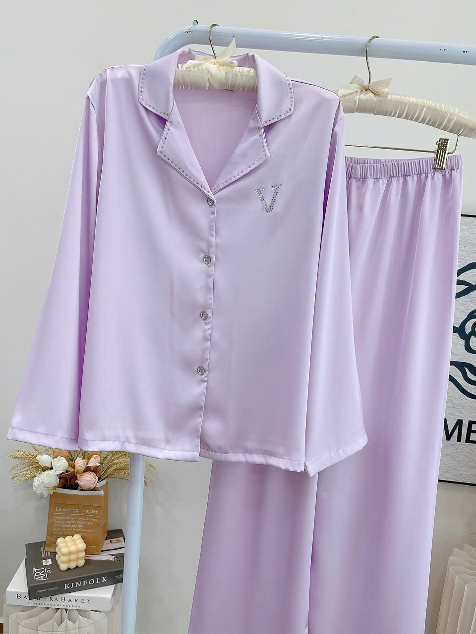 Bộ Đồ Ngủ B971 Lụa Quảng Châu Trơn Đính Đá Sang Trọng