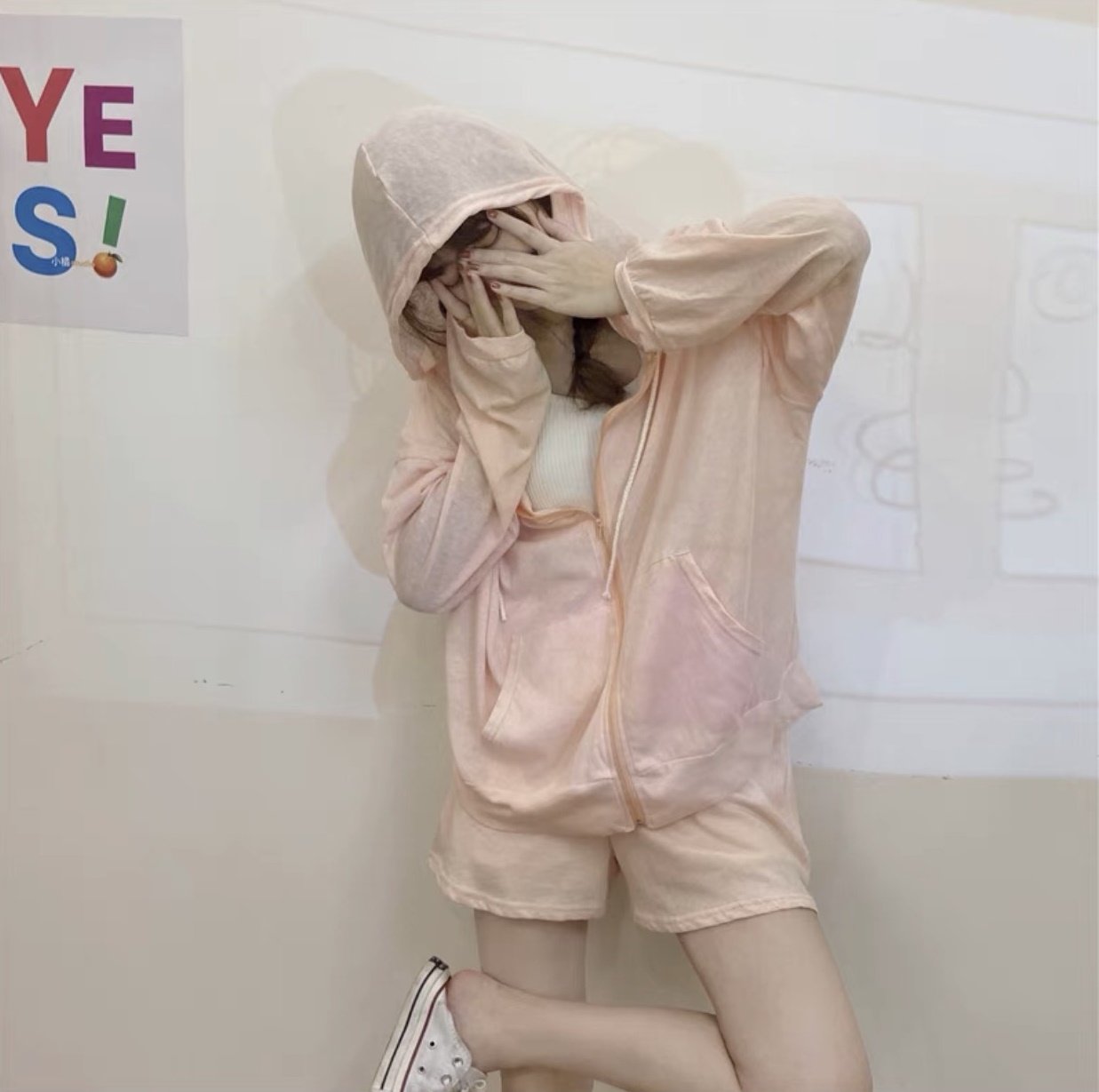 Sét Bộ thể thao nữ áo khoác nhẹ hoodies và quần sooc cá tính