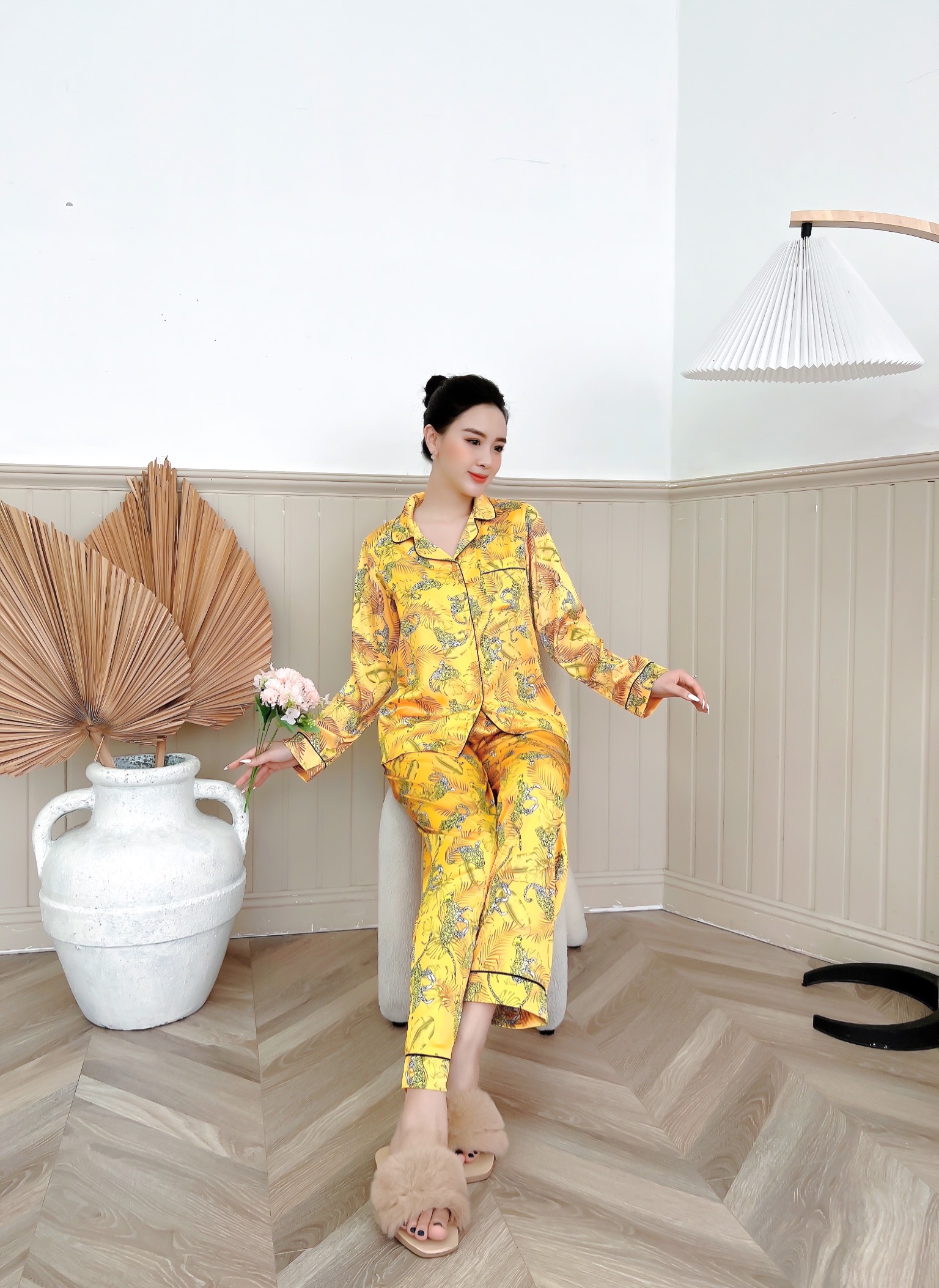 Đồ ngủ nữ pyjama tay dài quần dài họa tiết HW1004 đồ ngủ đẹp lụa Pháp cao cấp, mềm mịn - RELAX