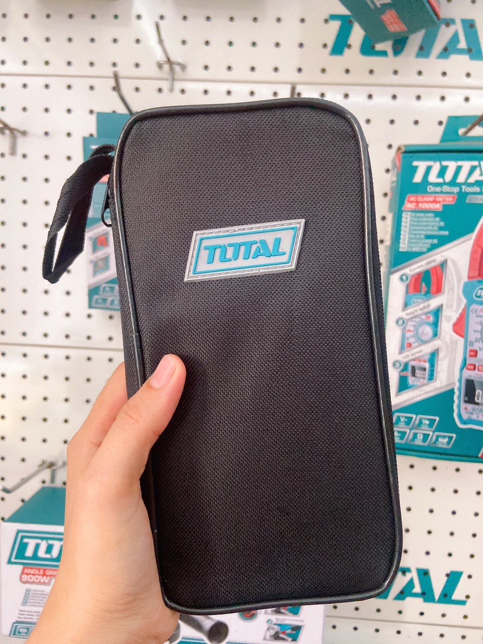 Kềm đo AC kỹ thuật số total TMT46003