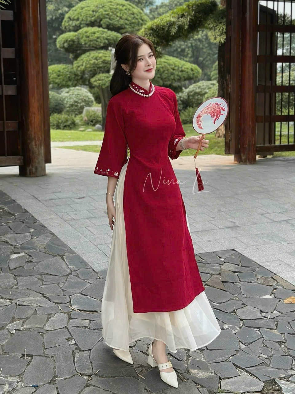 ÁO DÀI ĐỎ THÊU HOA VÀ CHÂN VÁY 2 LỚP