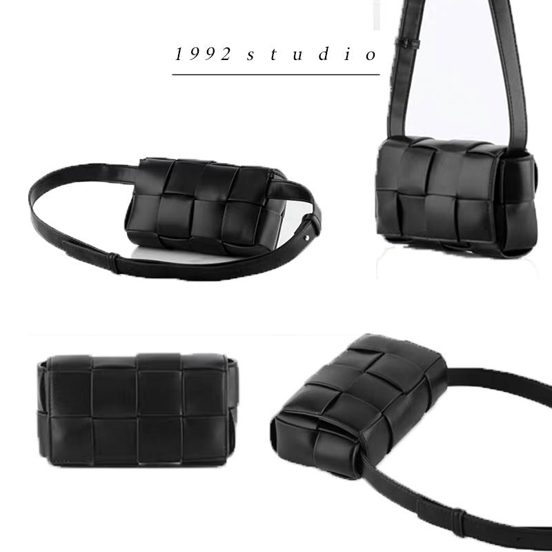 Túi xách bao tử unisex/ 1992 s t u d i o/ SMALL SQUARE BAG/ đeo chéo đeo hông, da đan, màu đen, size nhỏ