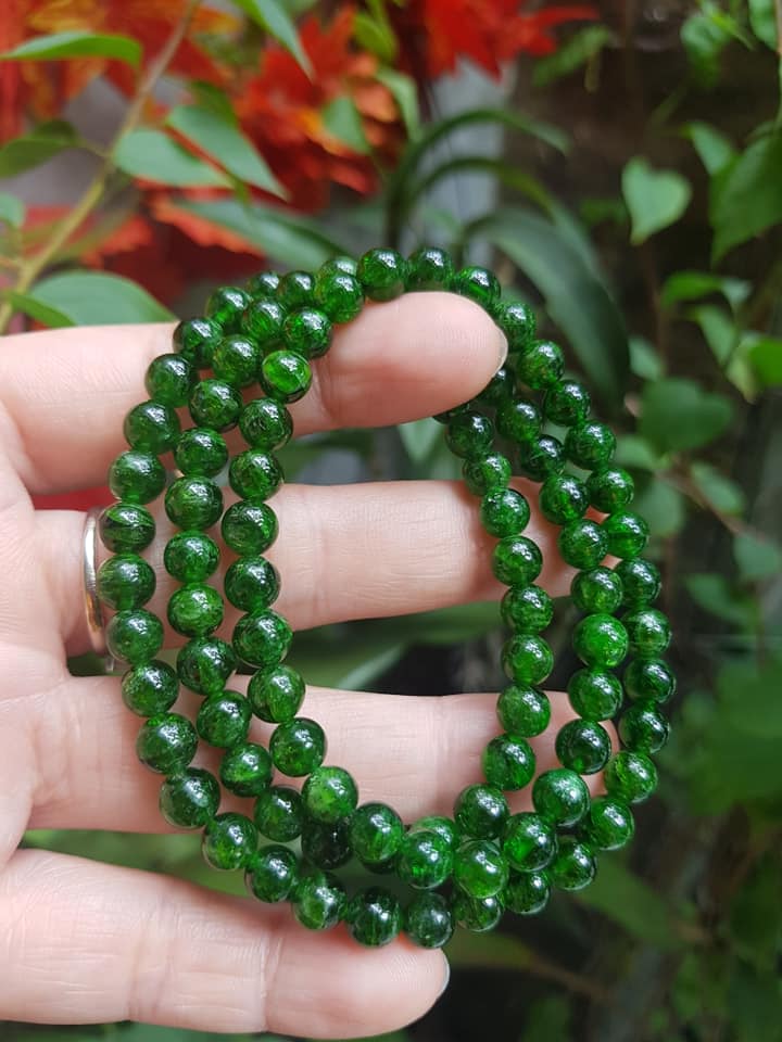 VÒNG DIOPSIDE CAO CẤP XANH NGỌC A VIP SIZE 6MM ĐEO TAY KIỂU QUẤN 3 VÒNG ĐẸP SANG NỮ MỆNH MỘC HỎA 100% ĐÁ THIÊN NHIÊN Ạ