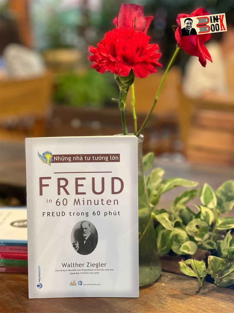 NHỮNG NHÀ TƯ TƯỞNG LỚN: FREUD Trong 60 Phút – Walther Ziegler – Hoàng Lan Anh dịch – Văn Lang – NXB Hồng Đức (Bìa mềm)