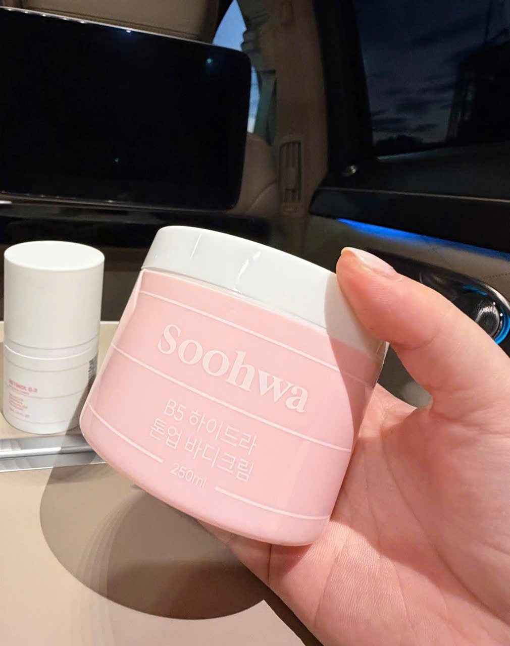 Kem body SOOHWA B5 Hydra Tone Up Body Cream, 250ml Hàn Quốc hạn 2029