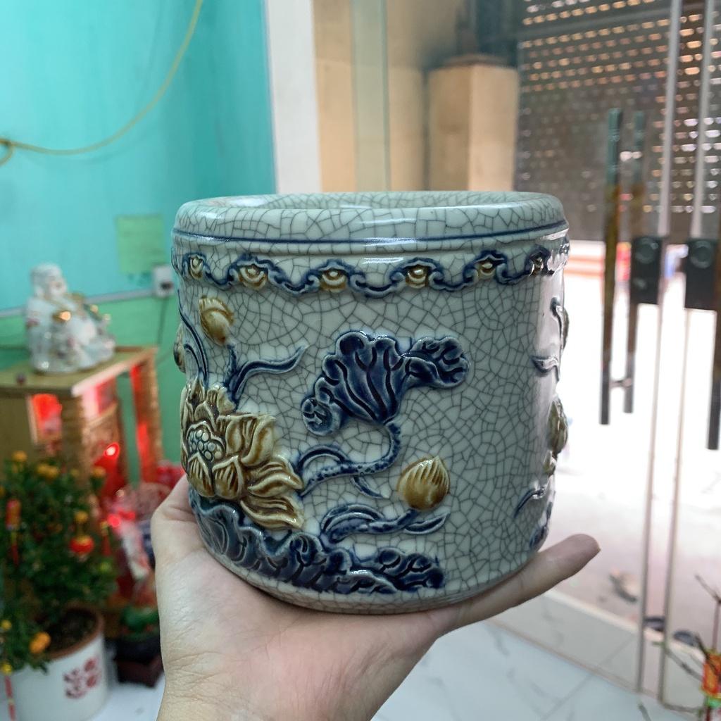 Bát hương rạn đắp nổi sen