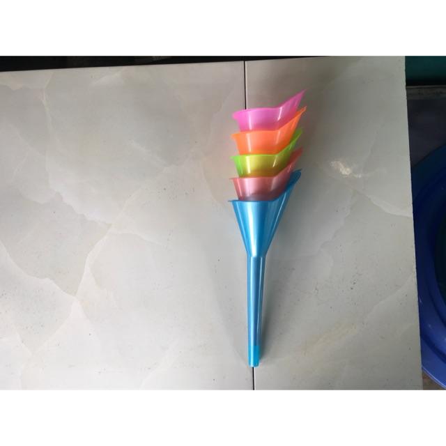 Phễu dài thay nhớt xe máy