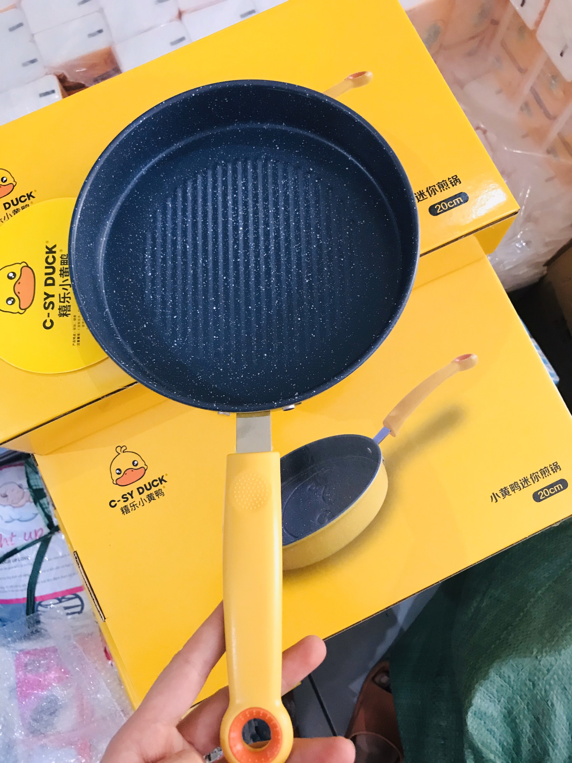 Chảo chiên, xào, rán đa năng mini size 20cm hình vịt vàng, mẫu mới 2023 - Chảo nấu ăn cho gia đình chuyên dùng cho bếp hồng ngoại, bếp ga, tay cầm chống nóng an toàn