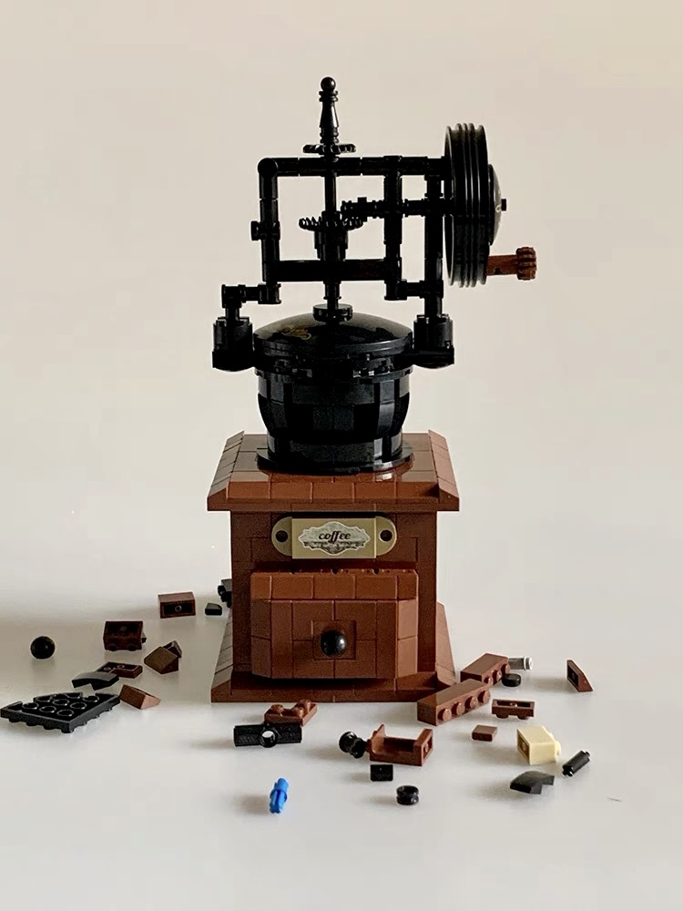 Đồ Chơi Lắp Ráp Mô Hình Máy Xay Cà Phê Bằng Tay Cổ Điển - Vintage Coffee Maker - PCS STORE