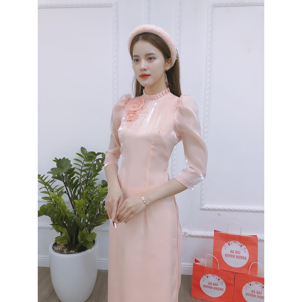 Áo dài voan hồng cổ xếp kết hoa ngực 3D cách điệu by Quỳnh Hương