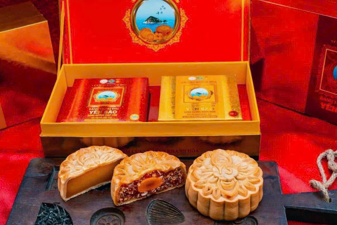 BÁNH TRUNG THU YẾN SÀO KHÁNH HÒA - HỘP 2 BÁNH 200GR