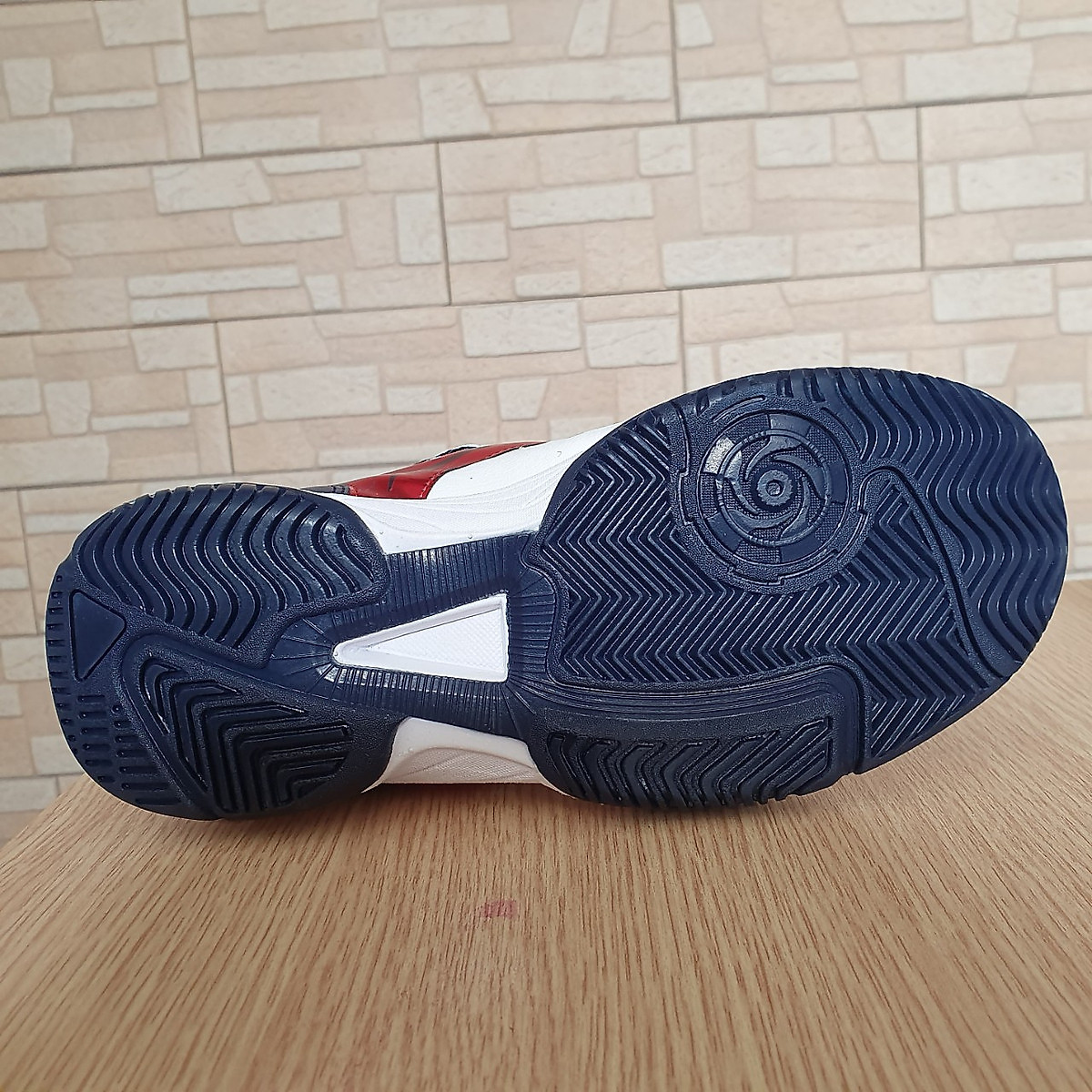 Giày tennis đa năng nhiều màu
