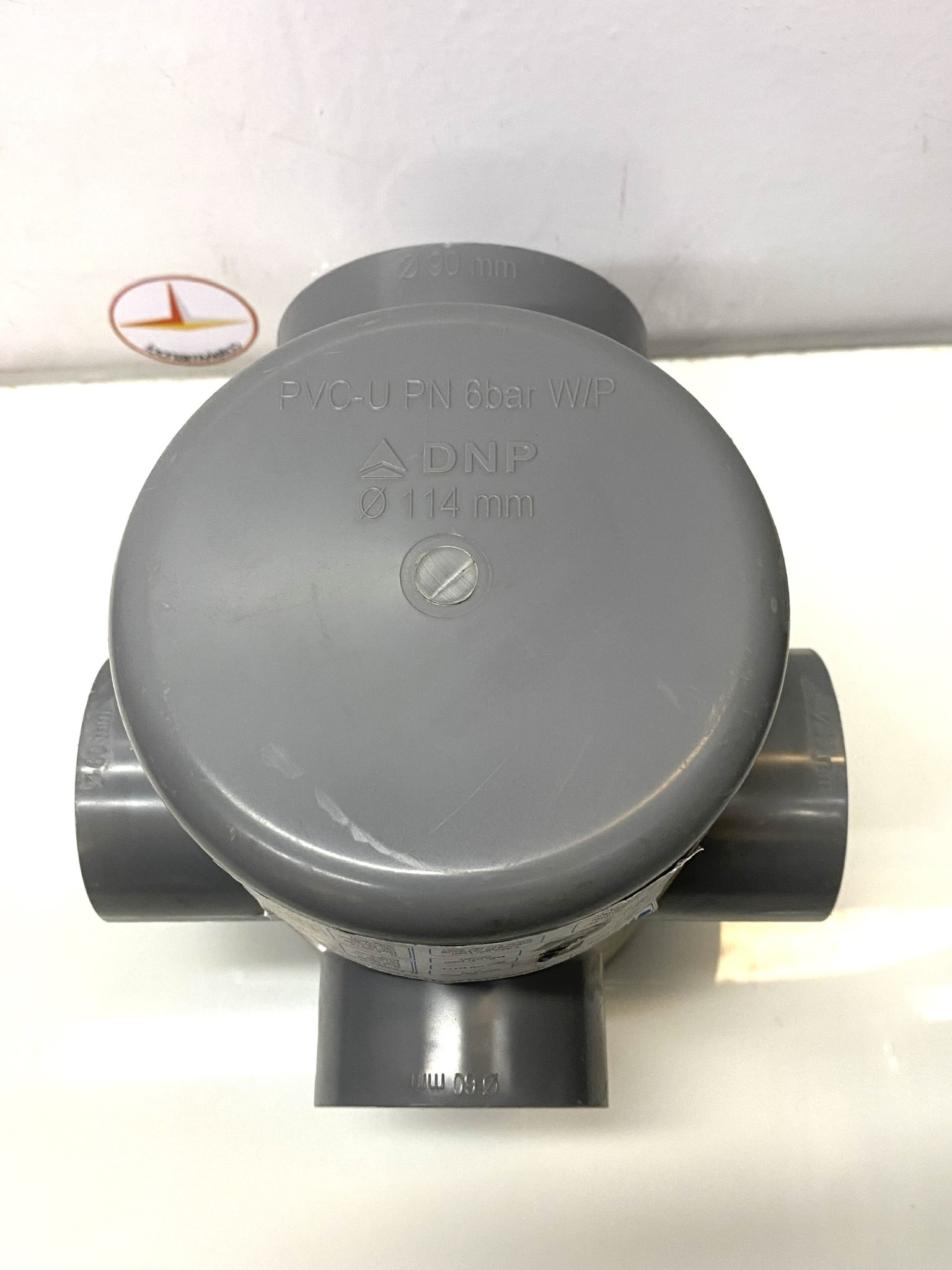Gom nước thoát sàn  114-90-60-60-60 nhựa PVC