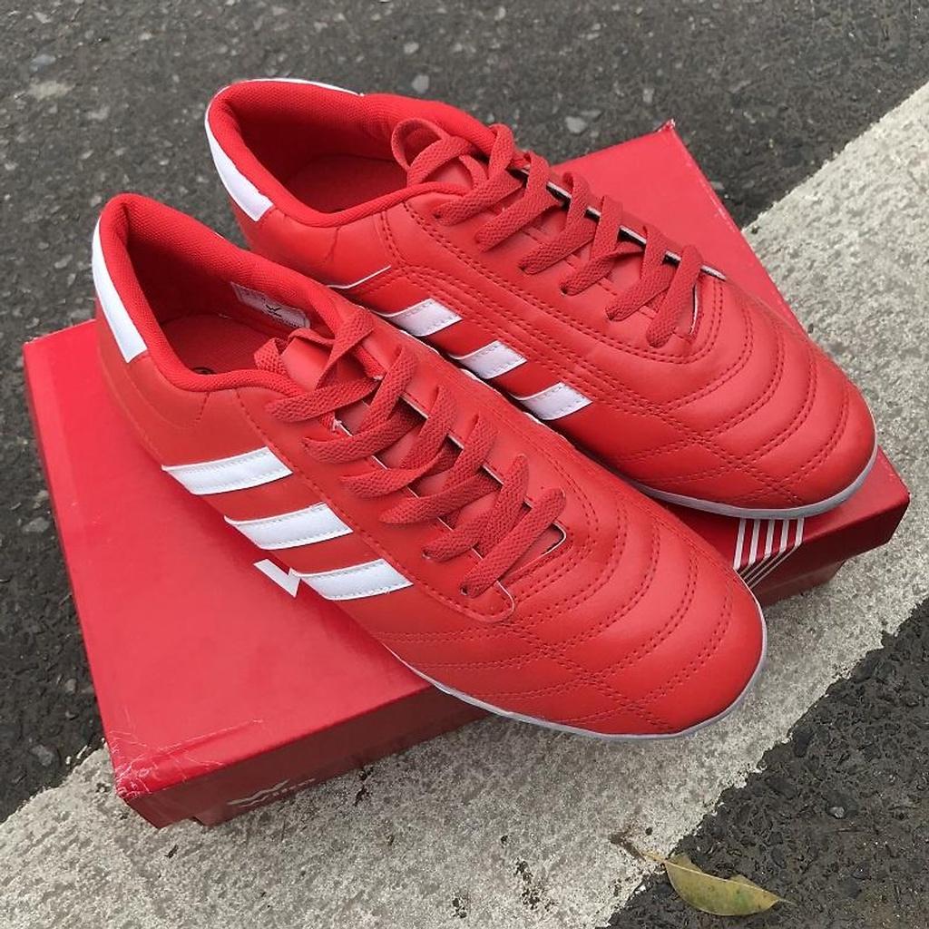 Giày bóng đá 3 sọc thể thao cao cấp siêu ôm chân màu đỏ năm 2022-2023