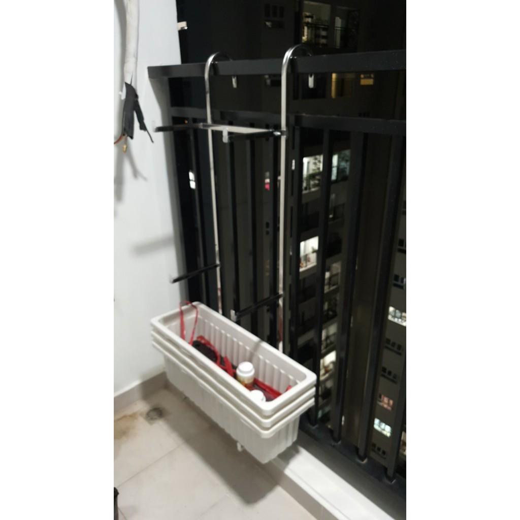 Giá móc treo 3 tầng trồng cây ban công bằng inox