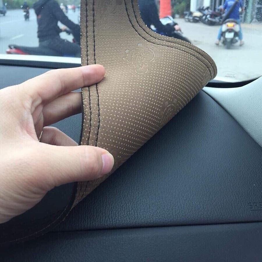 Thảm taplo ô tô Accent 2018 - 2019 loại da vân cacbon chống nắng, chống nứt vỡ taplo, thảm taplo Hyundai Accent