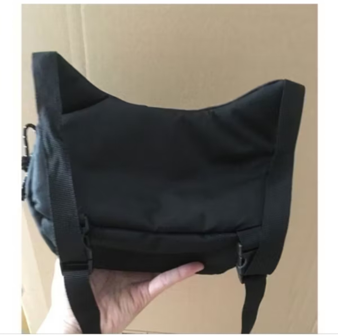 1 TÚI TREO ĐẦU XE MÁY CÓ NHIỀU NGĂN ĐỰNG PHỤ KIỆN ĐIÊN THOAI HÀNG CHUẨN