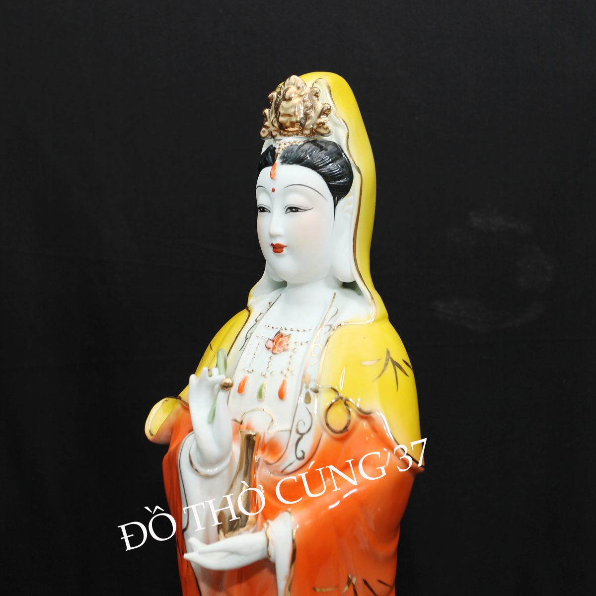 TƯỢNG QUAN ÂM ĐỨNG NGŨ SẮC - MEN SỨ