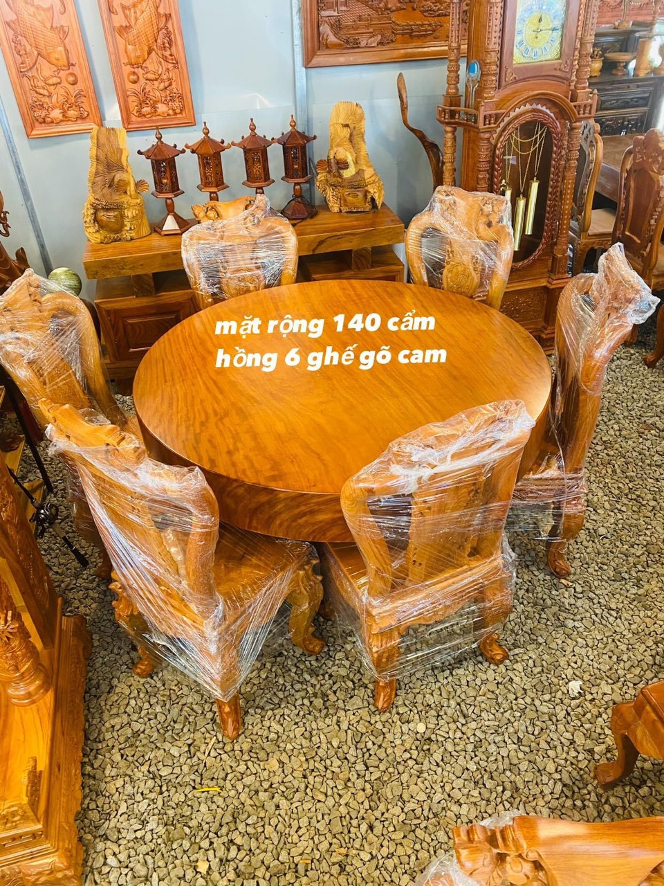 Bộ bàn ăn tròn mặt bàn gỗ cẩm hồng rộng 140 dày 18 6 ghế ăn mặt liền gỗ cambuchia, Nội Thất Hiển Trần