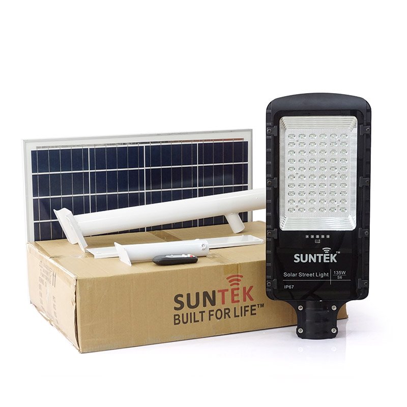 Đèn Đường Năng Lượng Mặt Trời SUNTEK LED Solar Street Light S6 135W - Chiếu sáng liên tục 30-32 giờ | Tuổi thọ 7-8 năm | Chống Nước/Bụi/Sét | Tự động Bật/Tắt | Điều khiển Từ xa - Hàng Chính Hãng - Bảo hành 3 năm 1 đổi 1