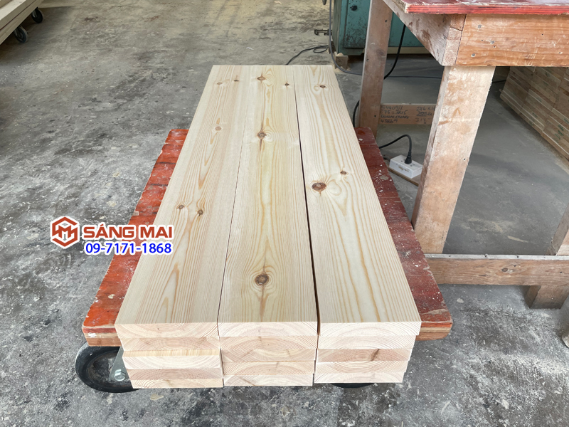 Tấm gỗ thông dày 3cm x mặt rộng 15cm x dài 120cm + láng mịn 4 mặt