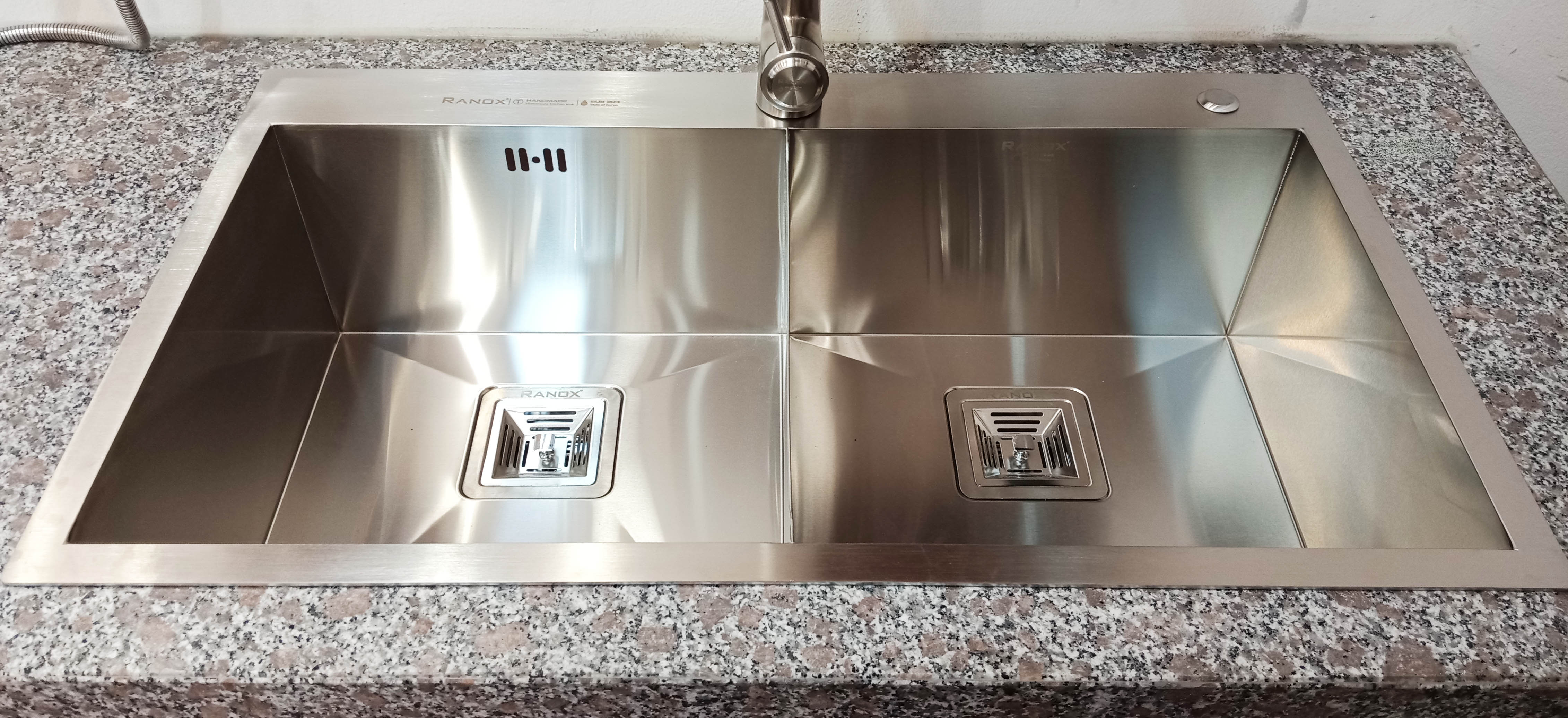 Bồn rửa bát inox Hàn Quốc vòi bát 3 đường nước RN44662