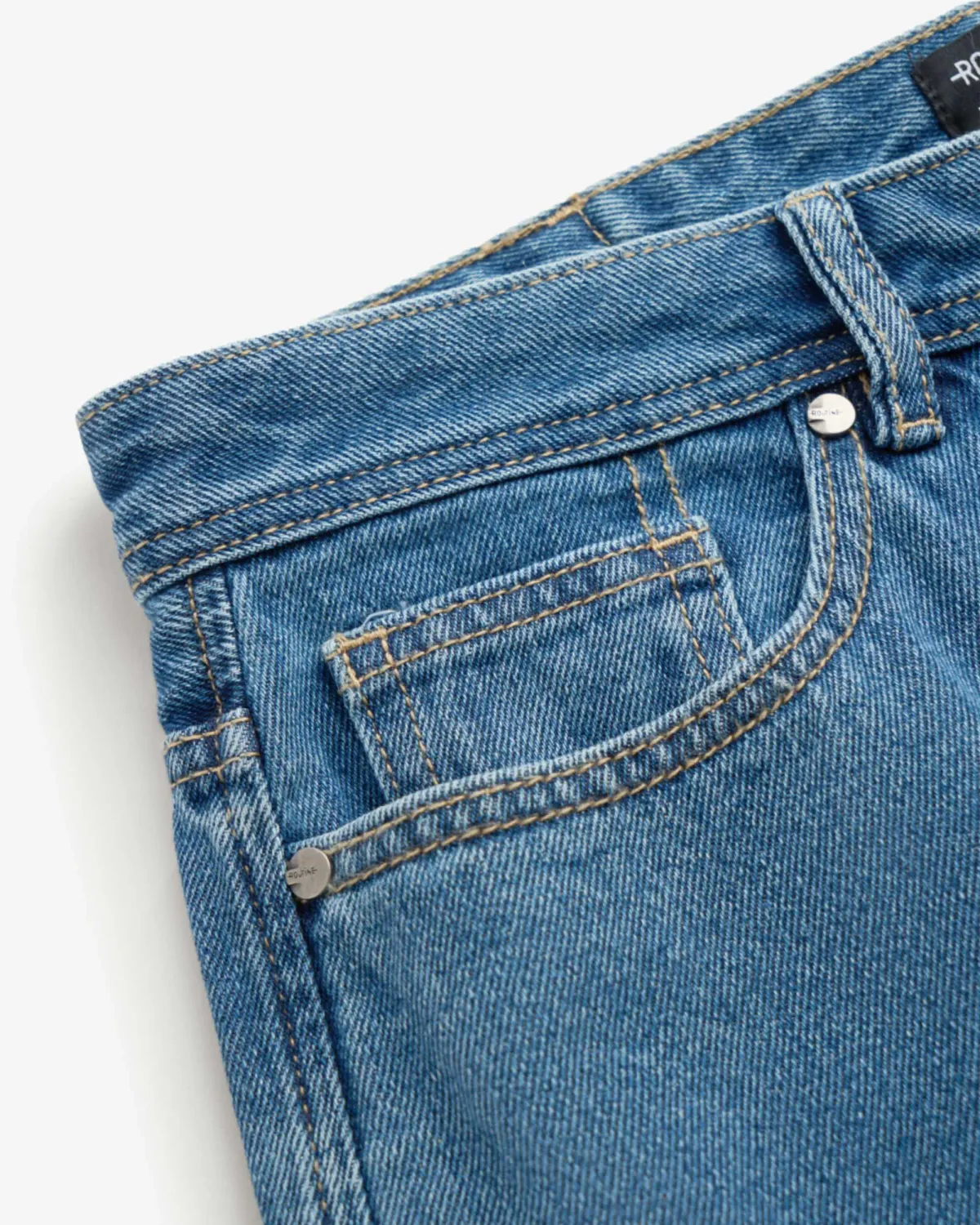 Quần jean nam RT form Straight Cropped màu Xanh nhãn vải ( form suông ống đứng) - RT 10S25DPA012 | ROUTINE CÀ MAU