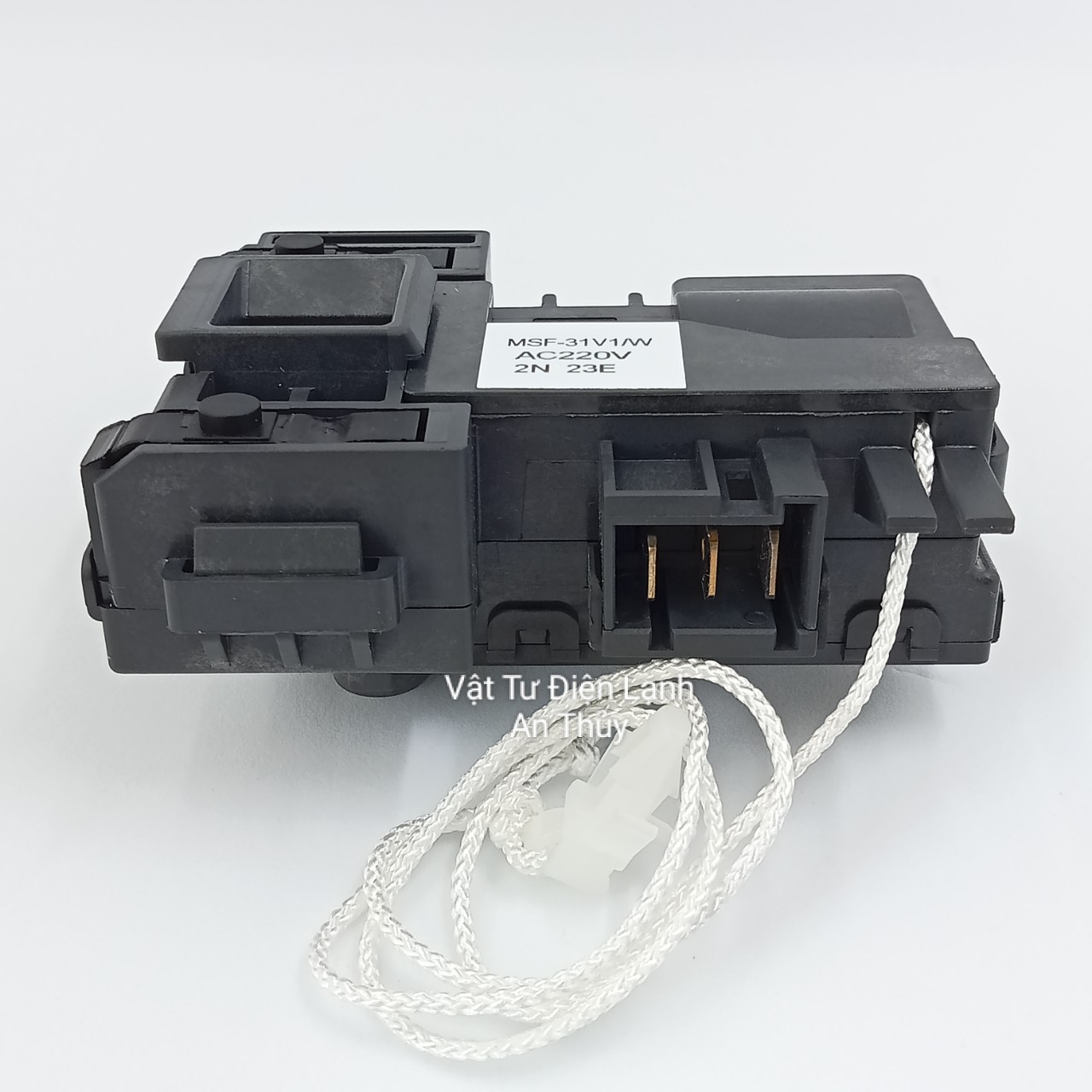 Công tắc khóa cửa máy giặt cho PANASONIC đen 3 chân 220V - 24 25E HÀNG HÃNG