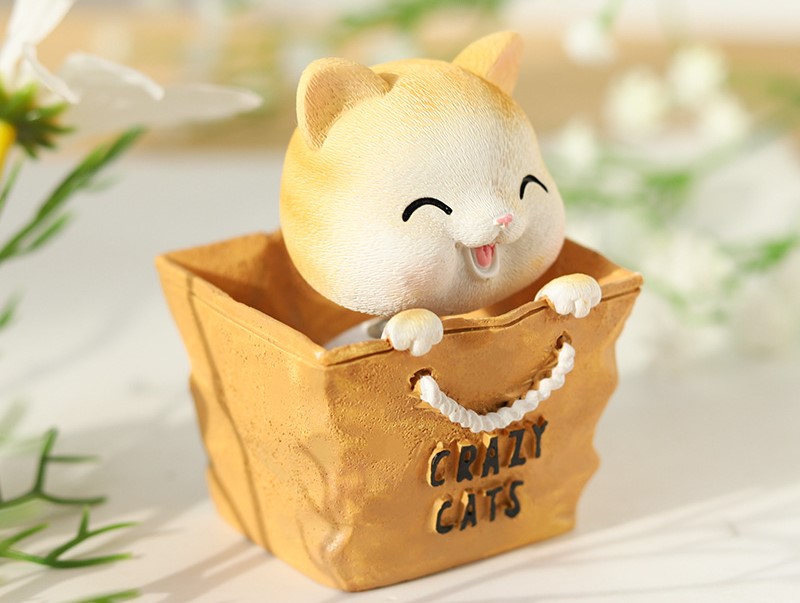 Tượng trang trí Crazy Cats mèo con ngồi túi lắc đầu dễ thương