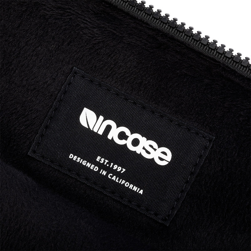Túi Incase Compact Sleeve in Woolenex cho laptop táo Pro 14"