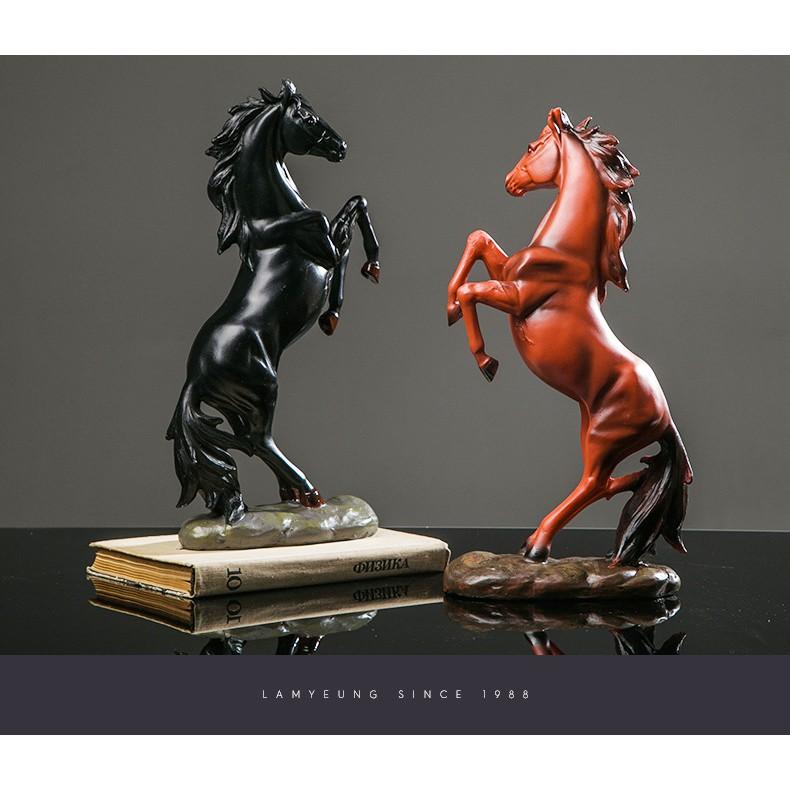 Tượng ngựa hí decor phong thủy 2 màu đen,đỏ cao cấp cỡ lớn 35 cm (có sẵn)