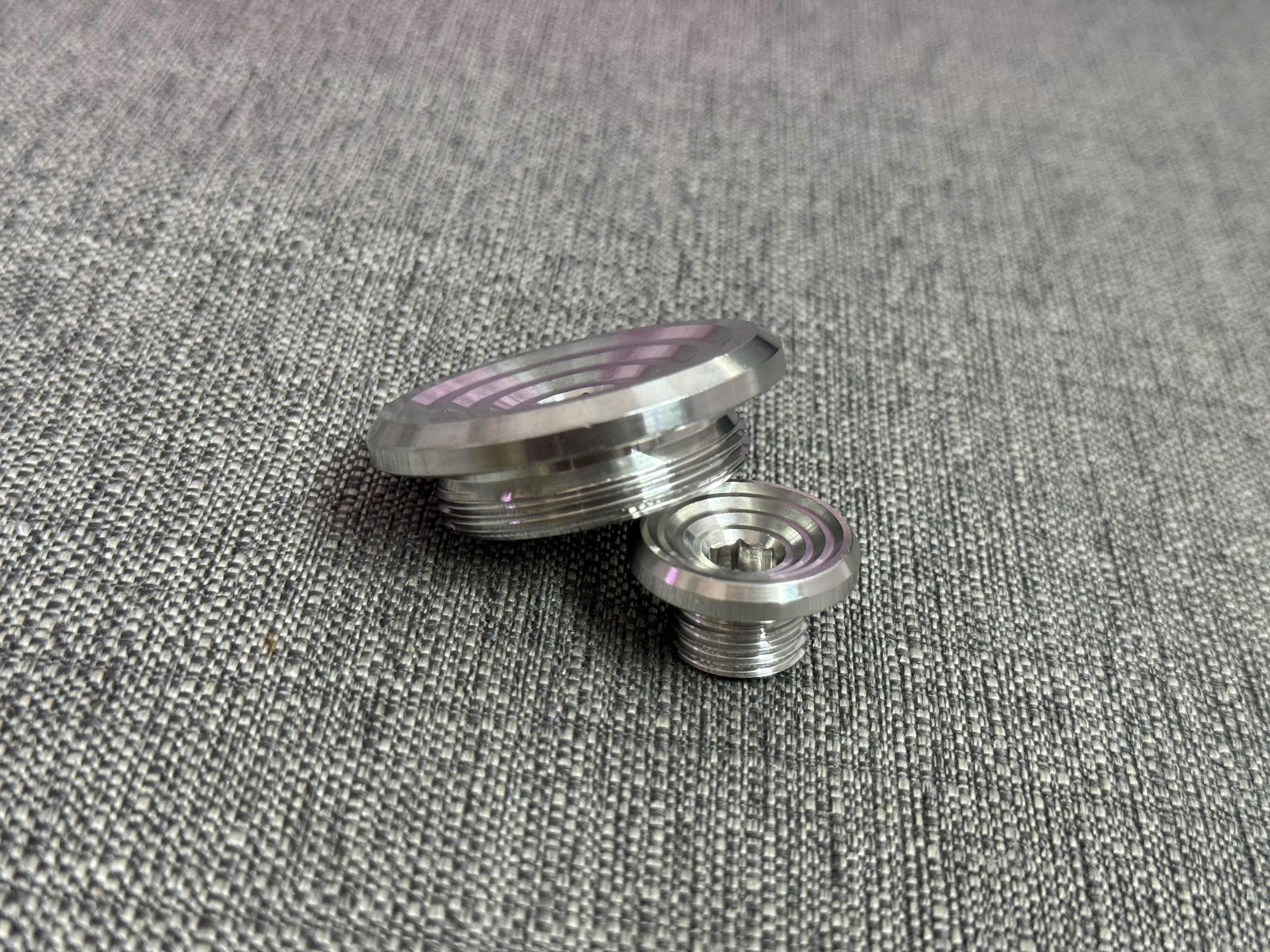 Ốc mâm lửa thái inox 304 gắn cho xe Honda và Yamaha