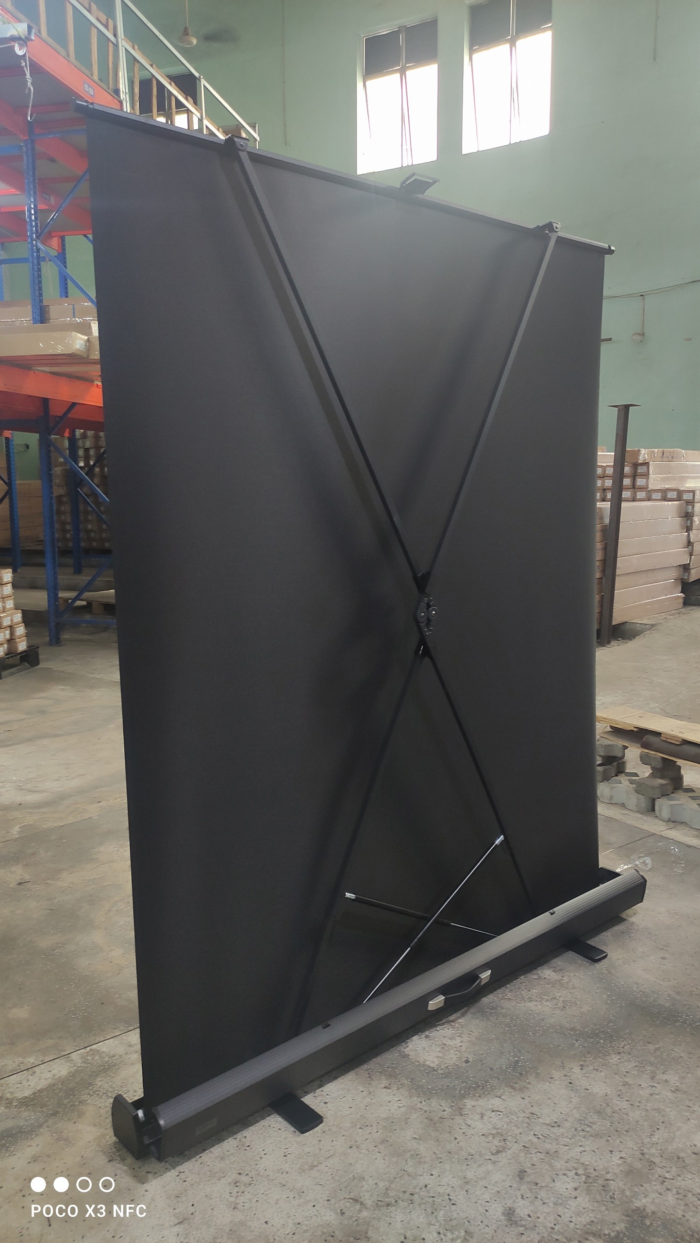 Màn chiếu để sàn tiện lợi di động Apollo kích thước 50 inch, 60 inch, 80 inch, 90 inch- Hàng nhập khẩu