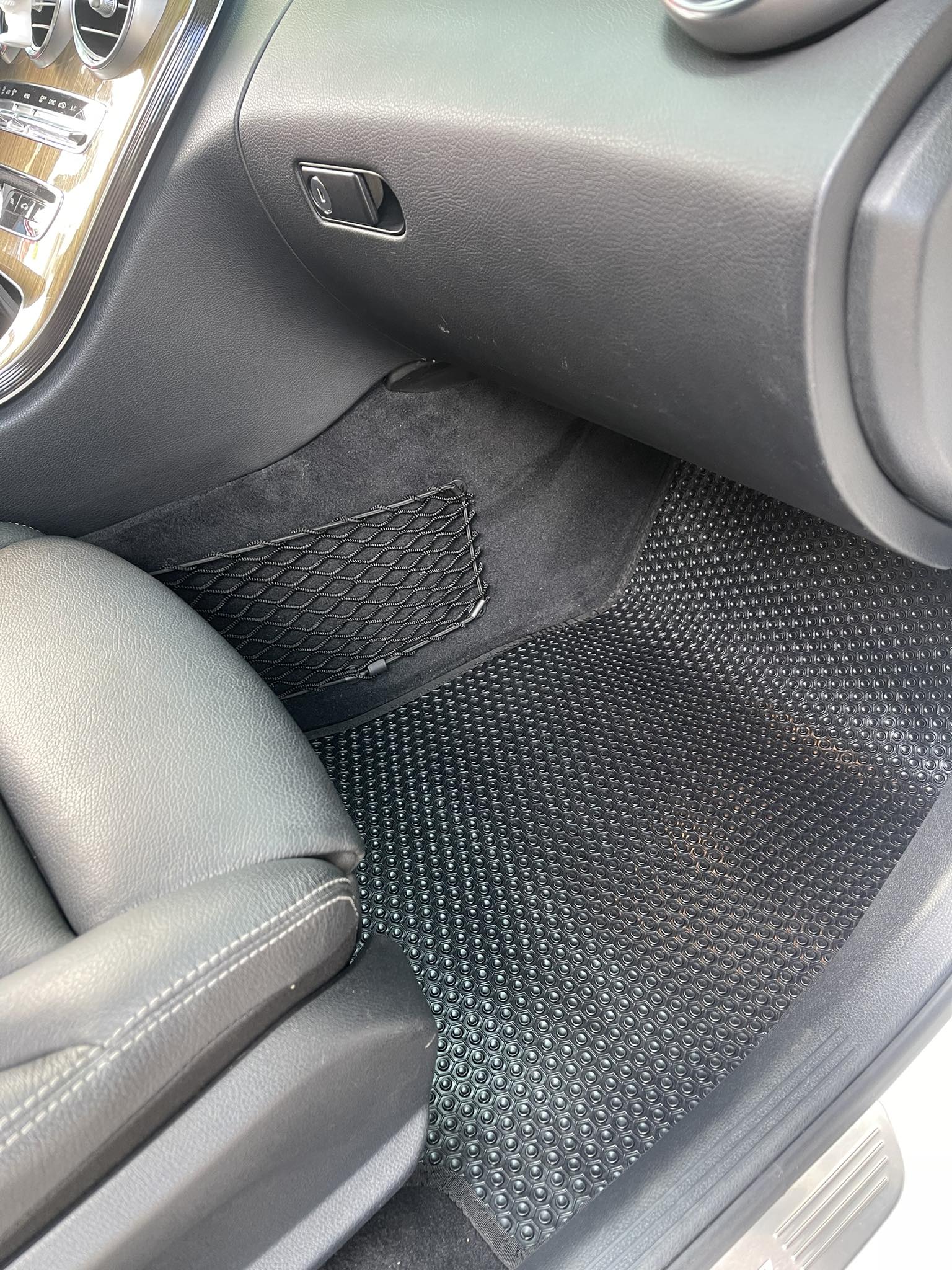 Thảm lót sàn ô tô KATA cho xe Mercedes C W205 - Khít với sàn xe, Chống trơn, Không mùi, Không ẩm mốc