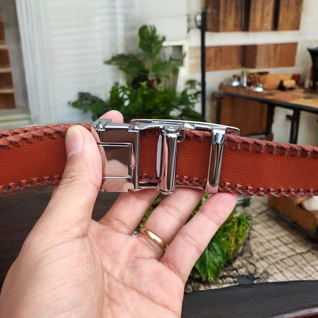 Nịt Da Cá Sấu Gai Liền Đan Viền Thủ Công N33ND1 (mặt bạc)