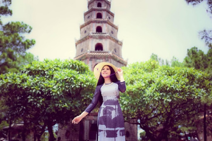 Viếng thăm chùa Thiên Mụ Huế