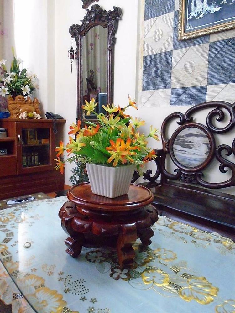 Kỷ tròn hàng gỗ hương cao cấp