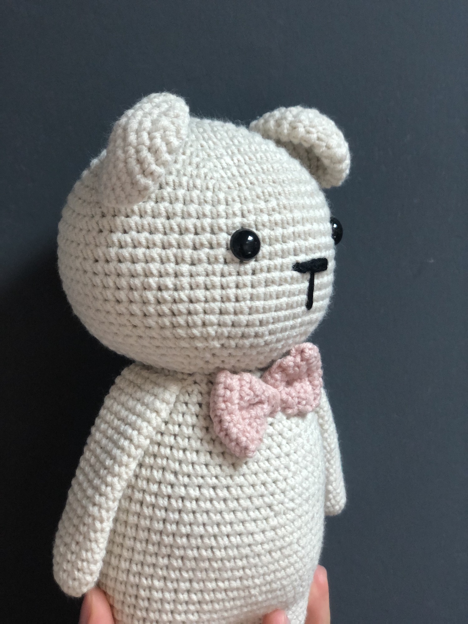 Thú len handmade amigurumi, đan móc thú len. Gấu xám nơ hồng đáng yêu quà tặng an toàn cho bé