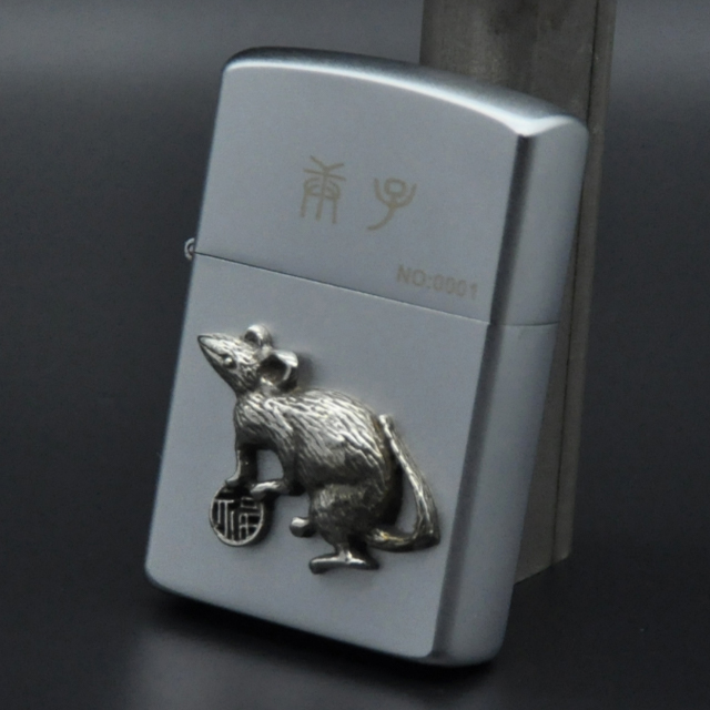Hột Qụet Bật Lửa Xăng Đá 91743Z Họa Tiết Con Chuột Đẹp Độc Lạ - Dùng Xăng Bấc Đá Cao Cấp