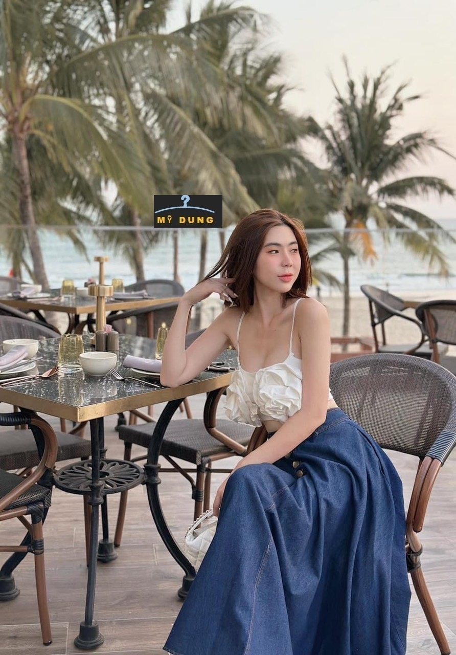 NGHE ĐỒN EM NÀY ĐANG LÀM MƯA LÀM GIÓ.. HÓT LÀ NHÀ MỸ DUNG CÓ NHÉ CÁC NÀNG -ÁO CORTOP 2S HOA HỒNG- HÀNG THIẾT KẾ LOẠI 1 - FORM CHUẨN- MẶC SIÊU HÁCH DÁNG- PHỐI ĐỒ CỰC SANG
