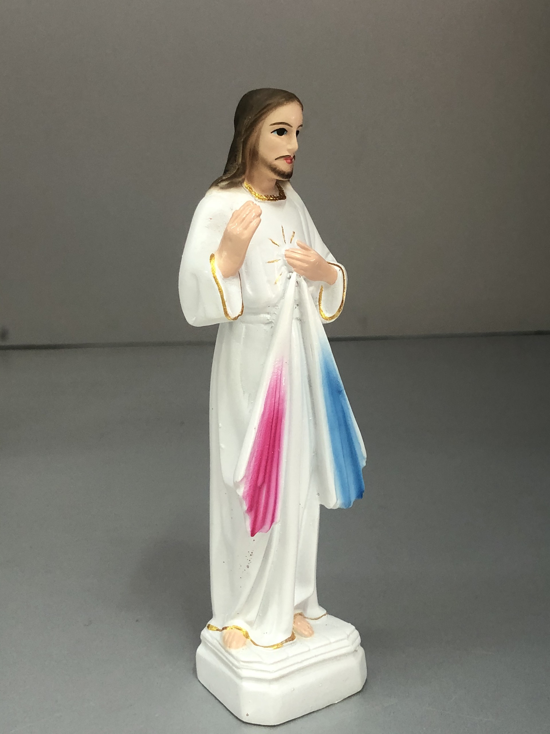 Tượng Chúa JESUS để Ô Tô cao 15cm BH310