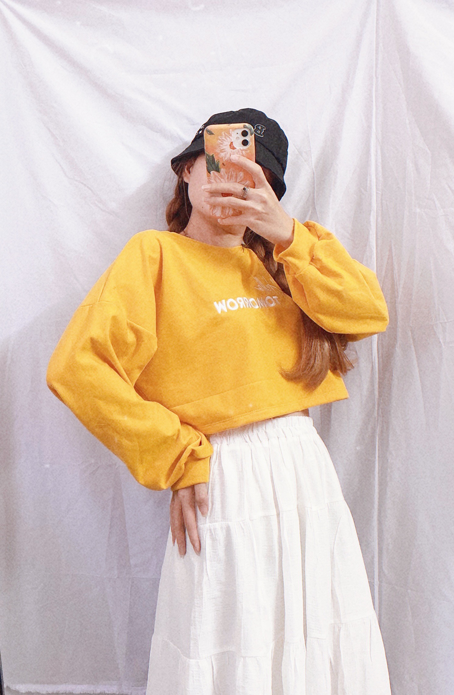 Áo Croptop Tay Dài Không Nón Vải Da Cá Dày Mịn - Chữ HELLO TOMORROW