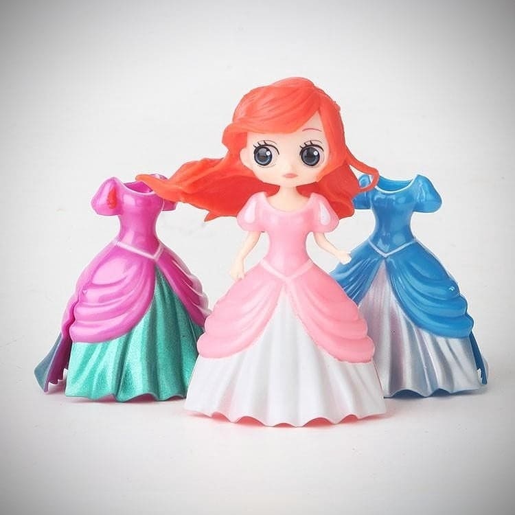 Đồ chơi búp bê thay váy: Set 1 búp bê công chúa Disney cổ tích kèm 3 váy dạ hội thời trang thay đổi