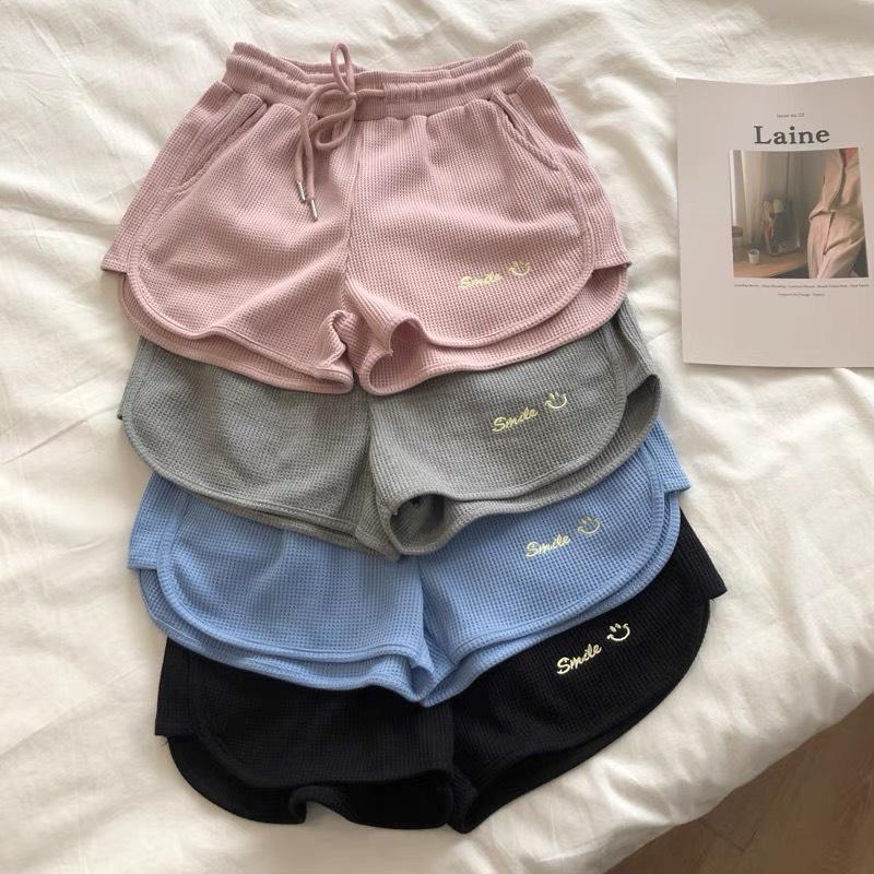 Quần đùi tổ ong smile quần short ngố ulzzang nam nữ unisex phong cách Hàn Quốc