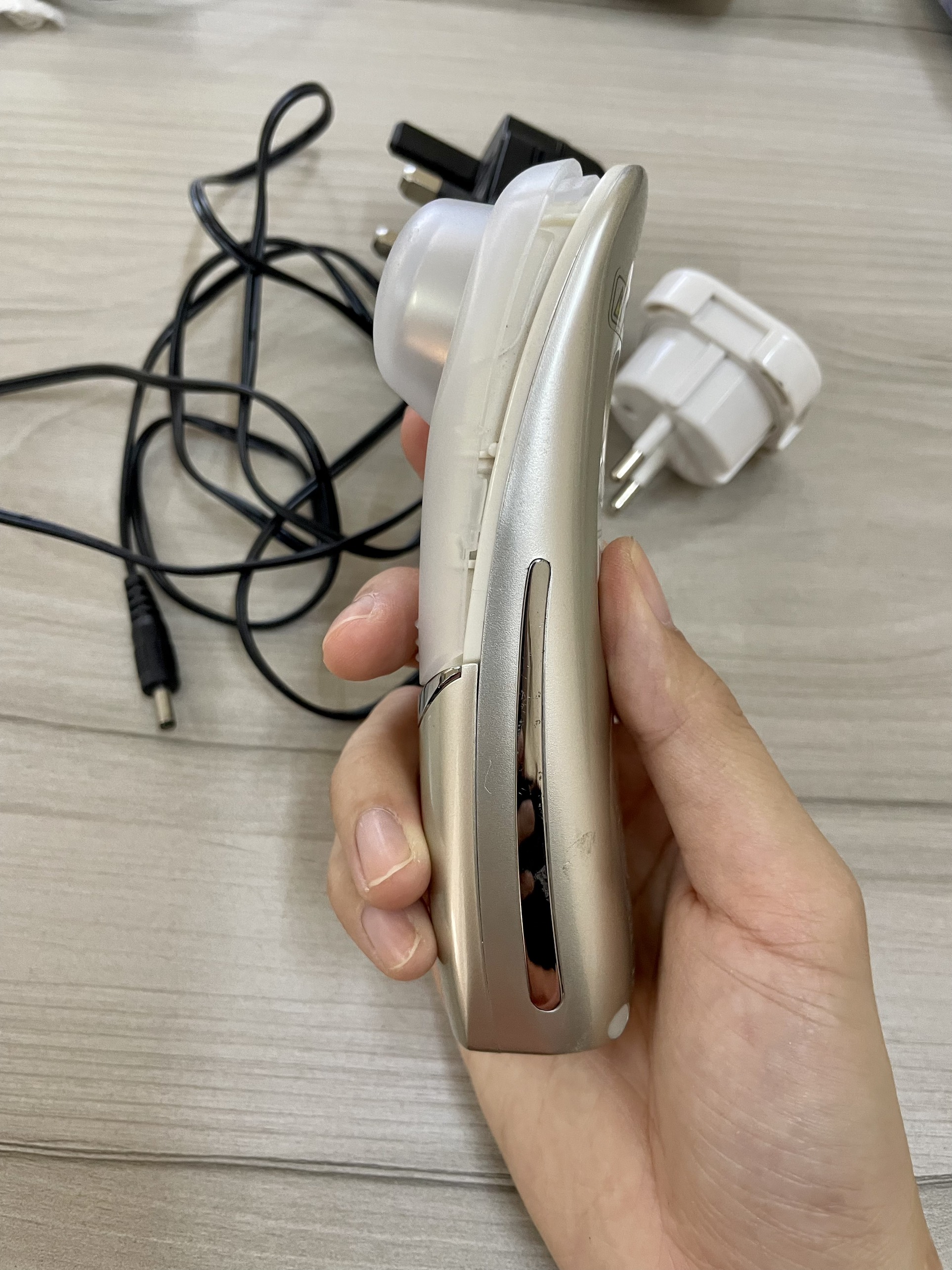 Máy Làm Sạch Sâu Da Mặt Tescom NTE20