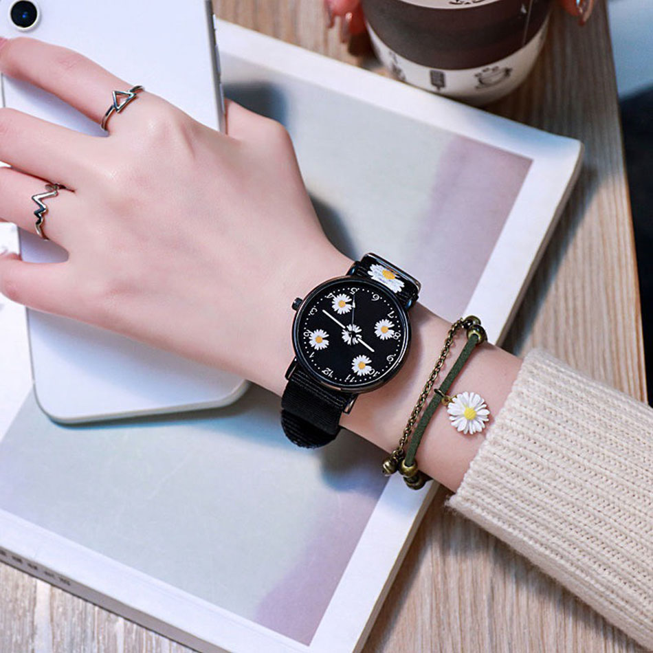 Đồng hồ đeo tay họa tiết bông cúc trắng mini xinh xắn DH105