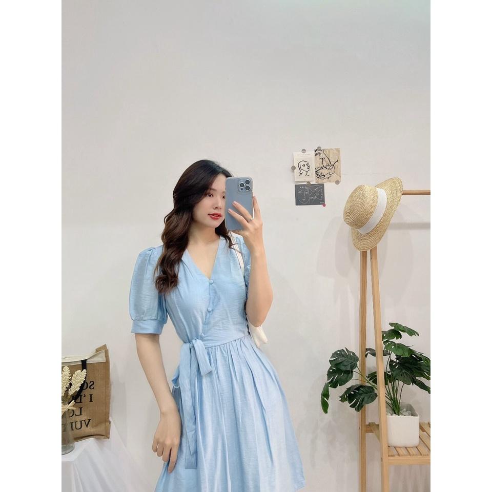 Đầm xòe chéo tà đính khuy , Đầm công sở màu xanh Cao Cấp có dây buộc eo, cổ V dài qua gối MiNhi